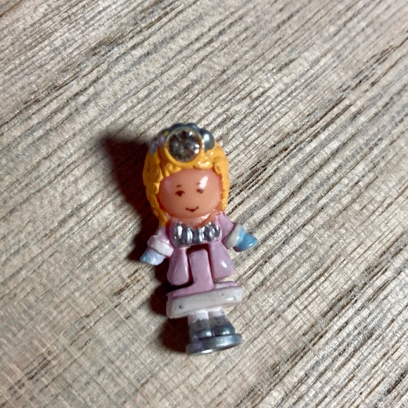 Vintage 1992 | Polly Pocket | Jeweled Iceland Princess Polly's Ice Kingd… - Picture 6 of 9